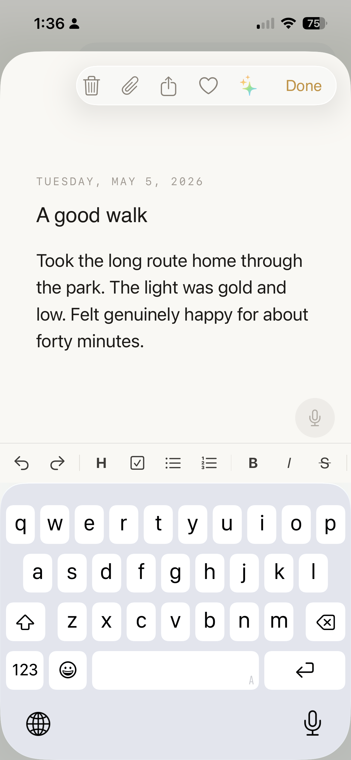 Candor write screen with the entry 'A good walk', H, list, and B/I keyboard accessory bar